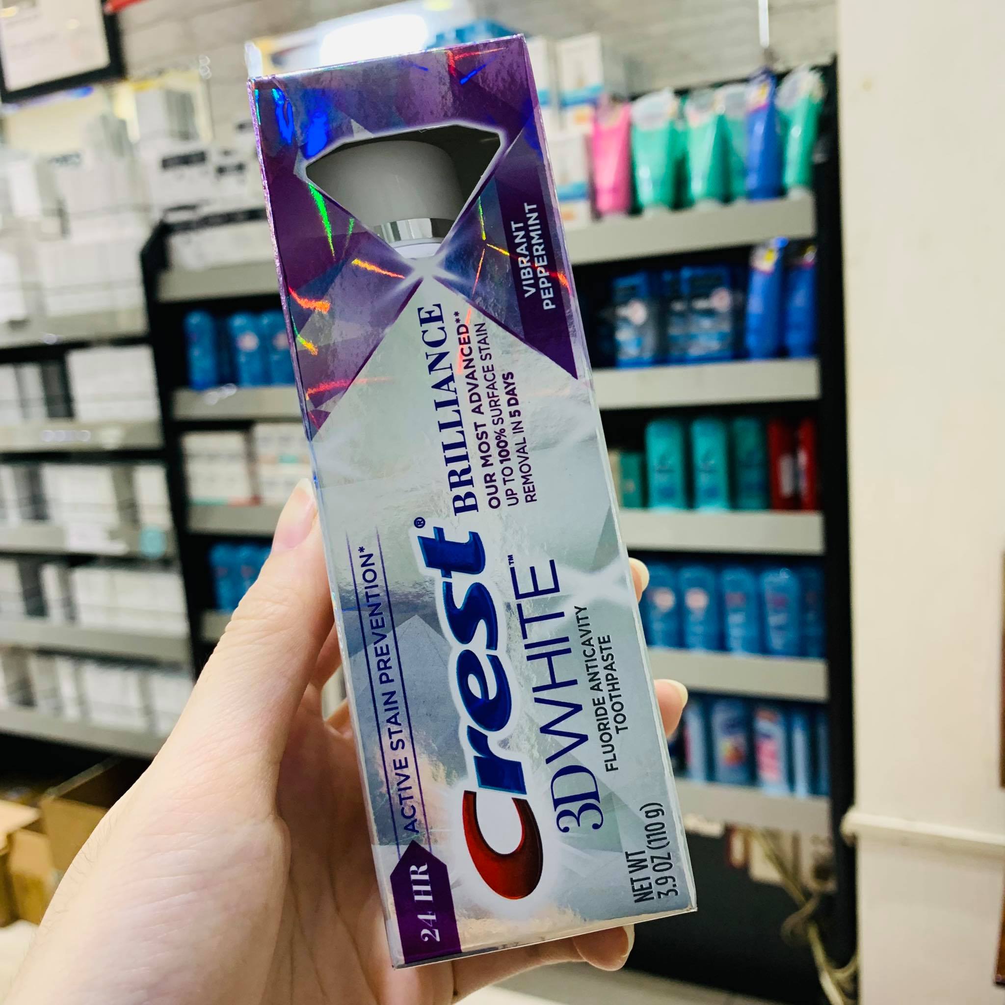 Kem đánh răng CREST 3D White Brilliance + Advanced Stain Protection 24HR 99 - 110g