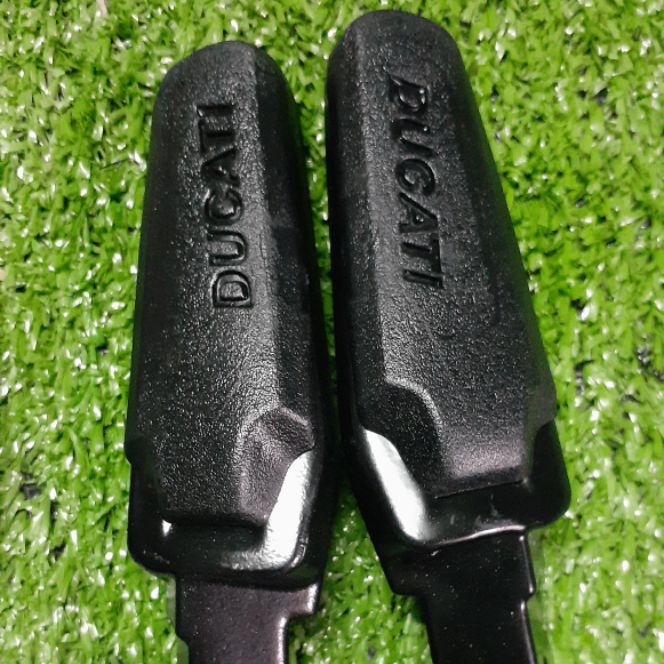 Gác chân kiểu ducati gắn các loại xe
