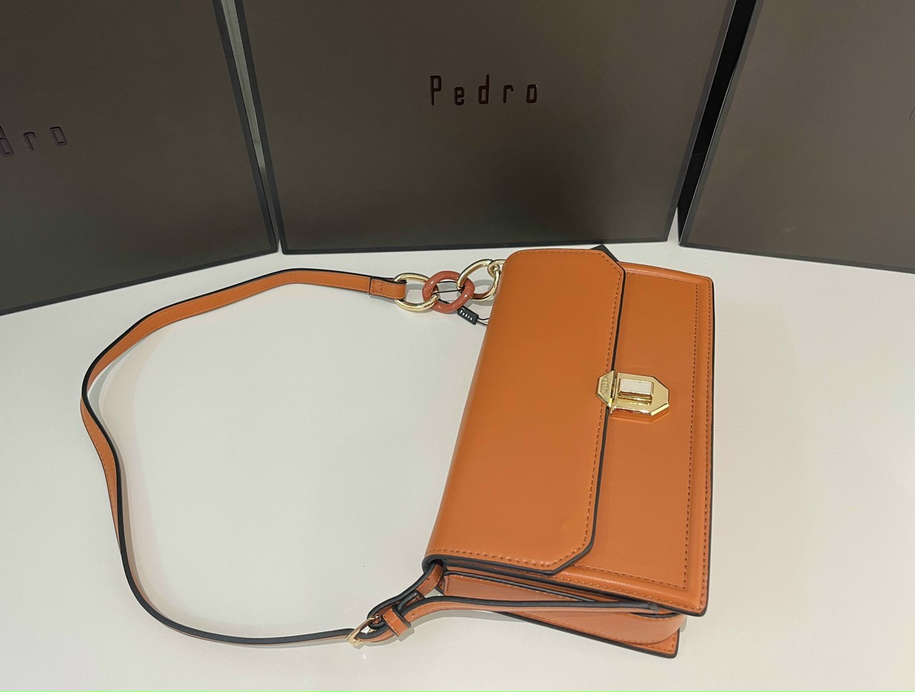 Túi Pedro khóa lục giác xoay
