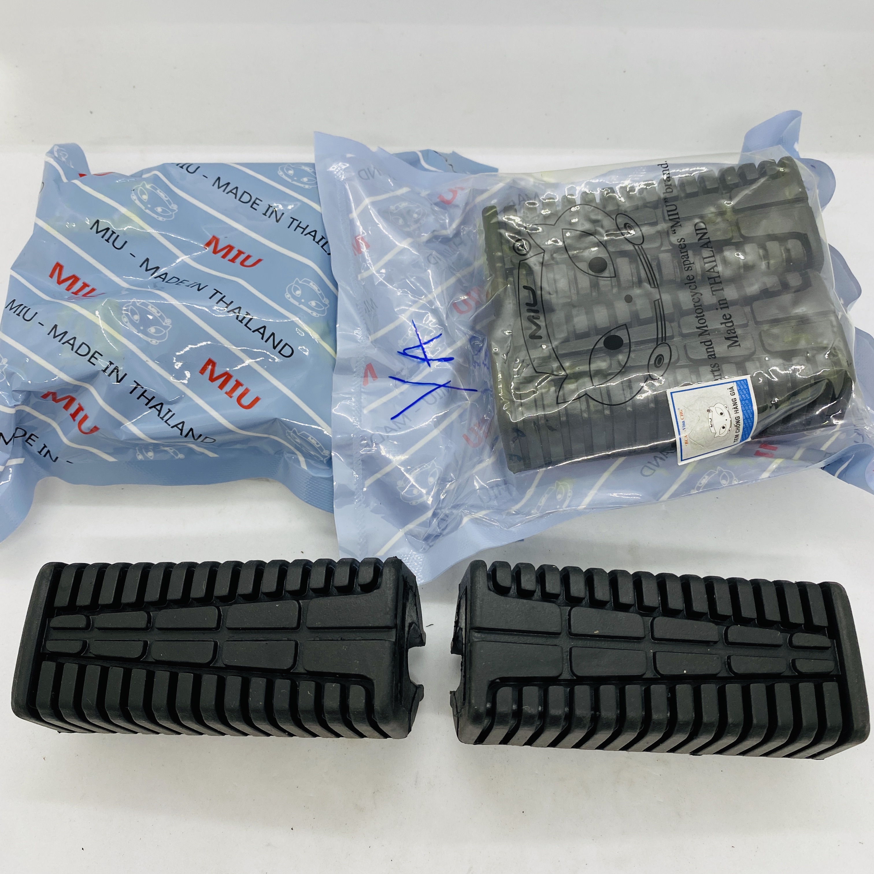 Cao Su Gác Chân Trước Xe Máy Yamaha