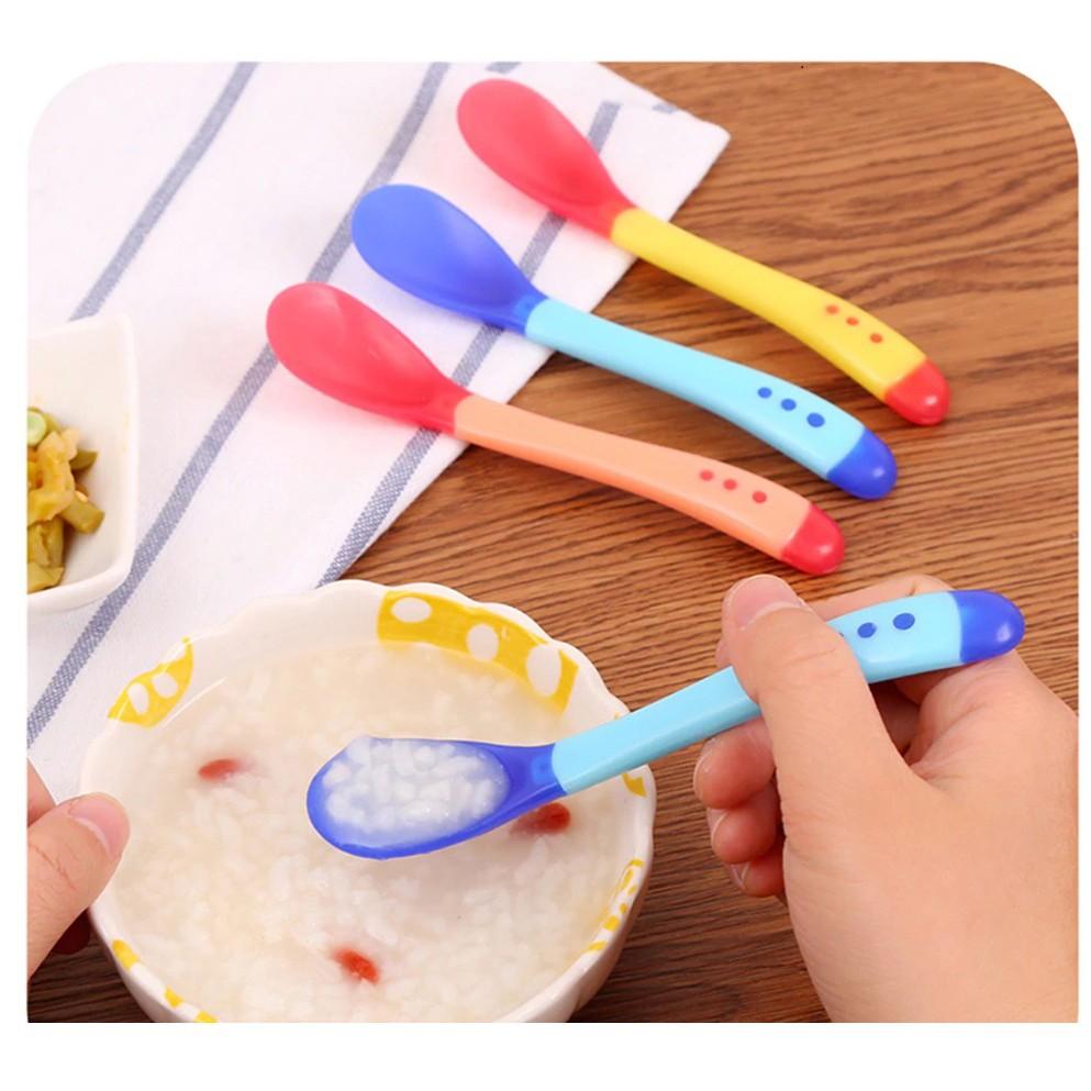 Thìa ăn dặm báo nóng cho bé yêu ( 1 thìa )