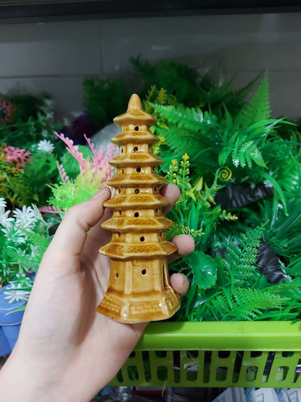 Phụ kiện trang trí bể cá: Mẫu bảo tháp nhiều tầng