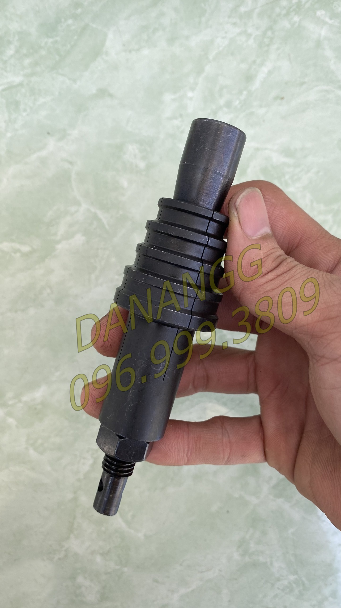 Vam tháo lưng bạc đạn vỡ vam ra chén cổ đa năng