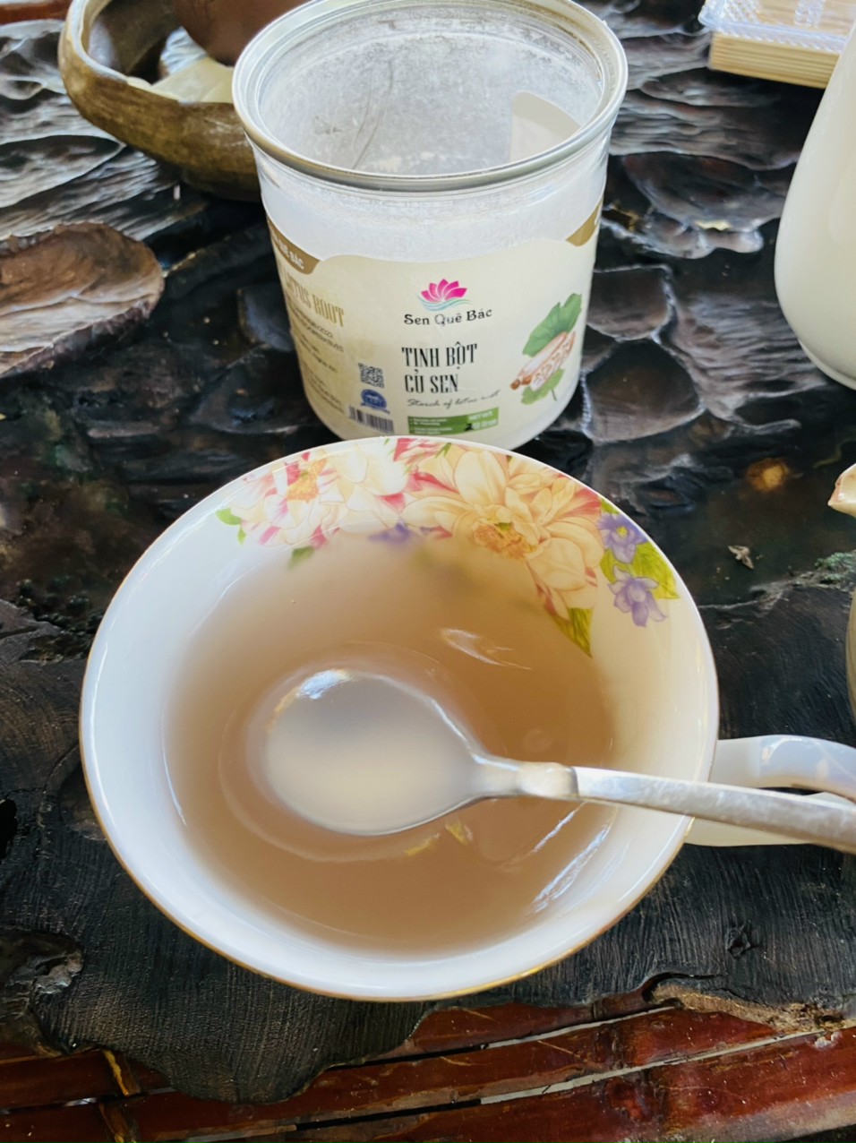 Tinh bột củ sen nguyên chất không pha tạp