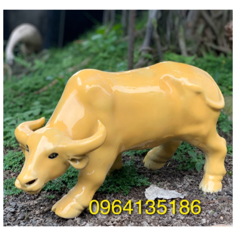 Tượng trâu vàng dài 28cm gốm sứ Bát Tràng
