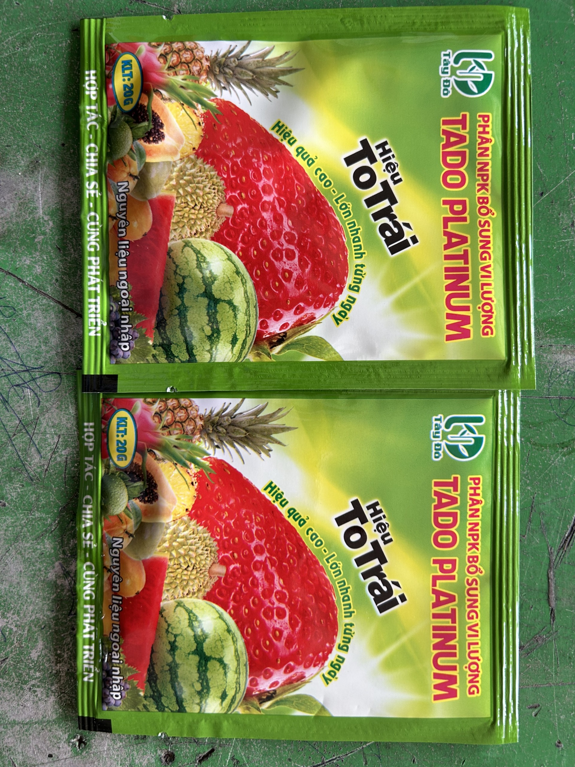 phân bón lá siêu to trái BỘ 2 gói (GÓI LỚN 20GR)