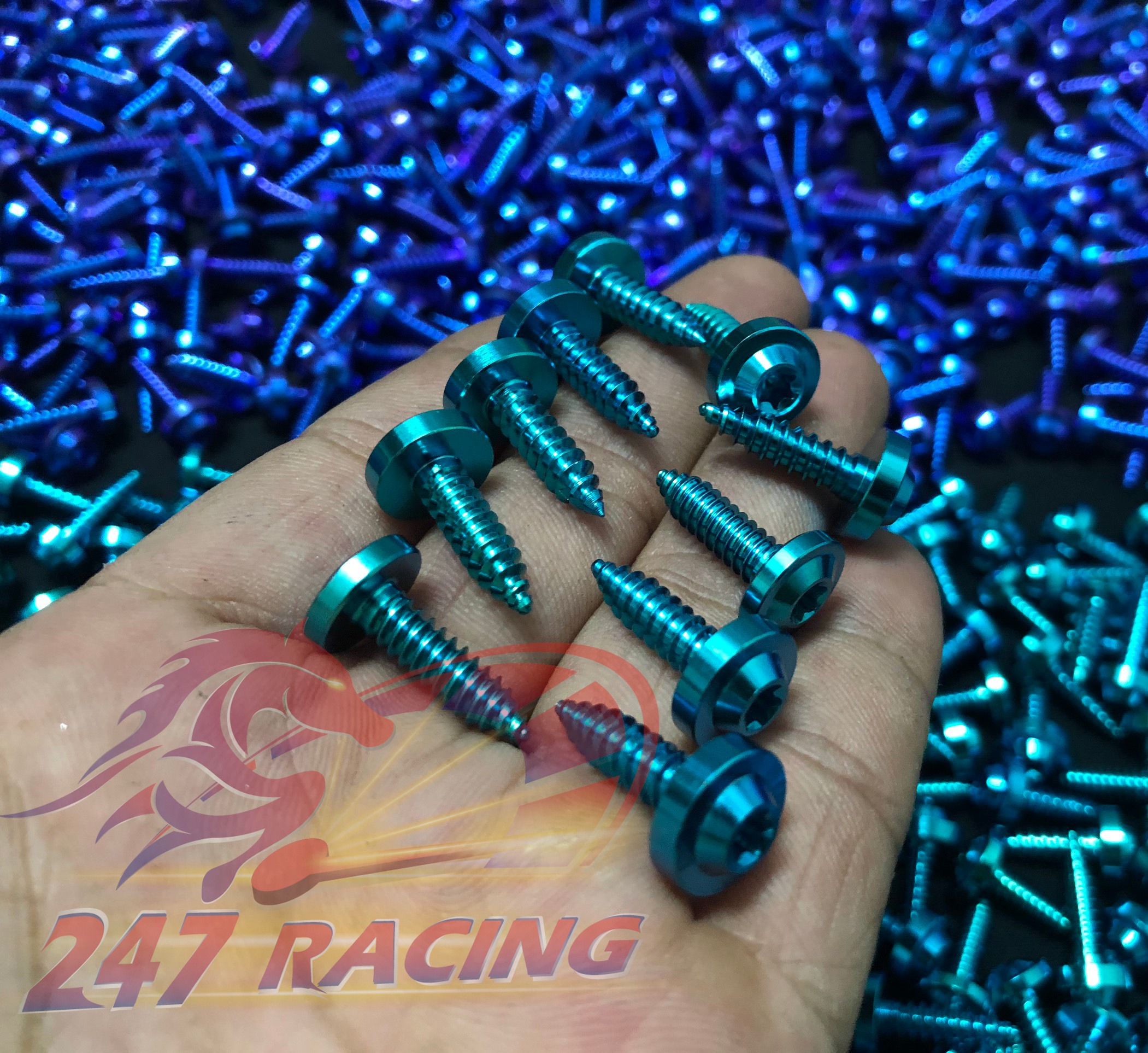 1 con Ốc titan xanh lục bảo 5li18 gắn dàn áo xe máy Exciter,Sirius,Wave,Dream....