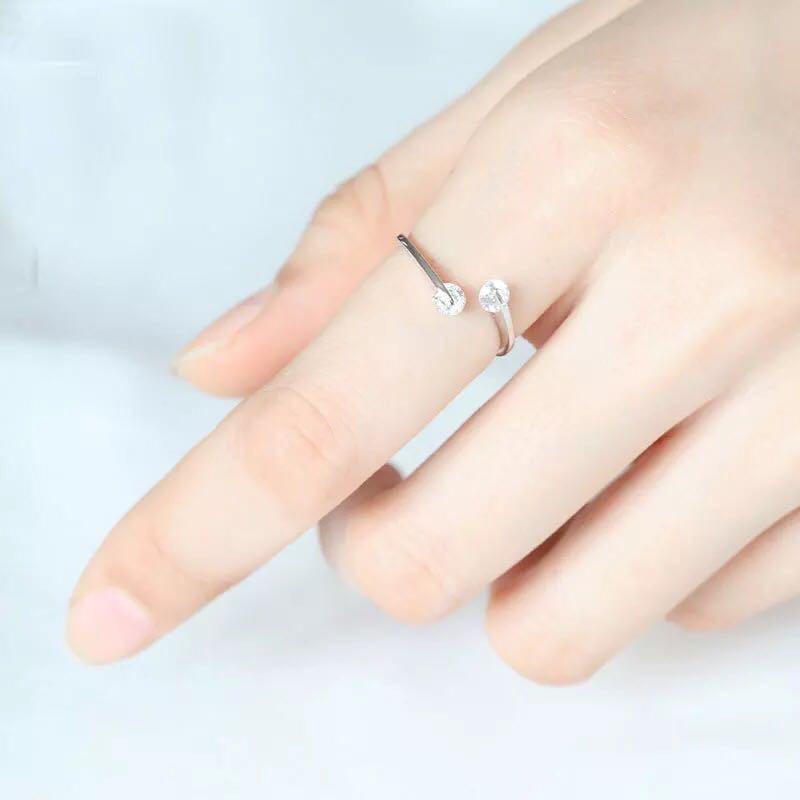 Nhẫn nữ đính cườm M22