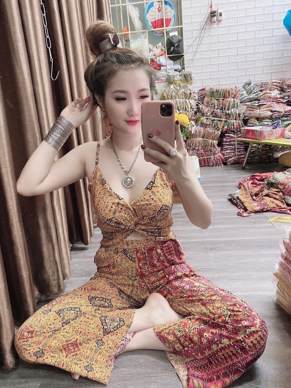 Set bộ nữ thổ cẩm áo 2 dây quần dài ống suông xẻ tà cực đẹp