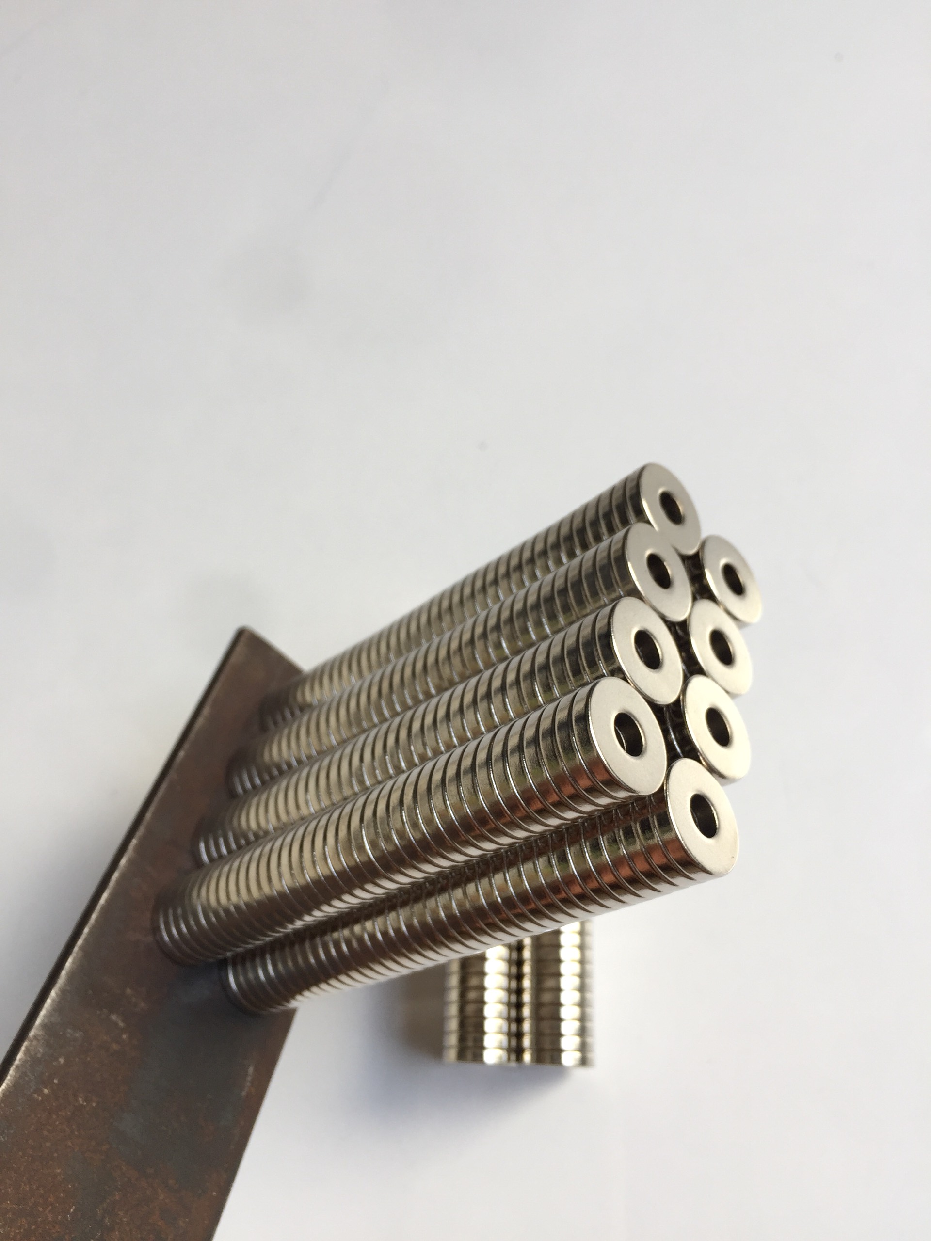 [HCM]Viên Nam Châm Đất Hiếm Ø 14x2mm lỗ M4 ( Từ Tính Hút Cực Mạnh ) Mã N38