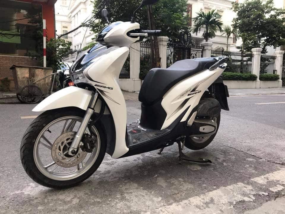 tem chỉ sh 2020 mẫu MỚI đẹp NHẤT HIỆN NAY( DÁN được cho các năm khác chỉ cần ib hoặc call shop nhé, màu sặc thay đổi thoải mái phù hợp với xe ạ)