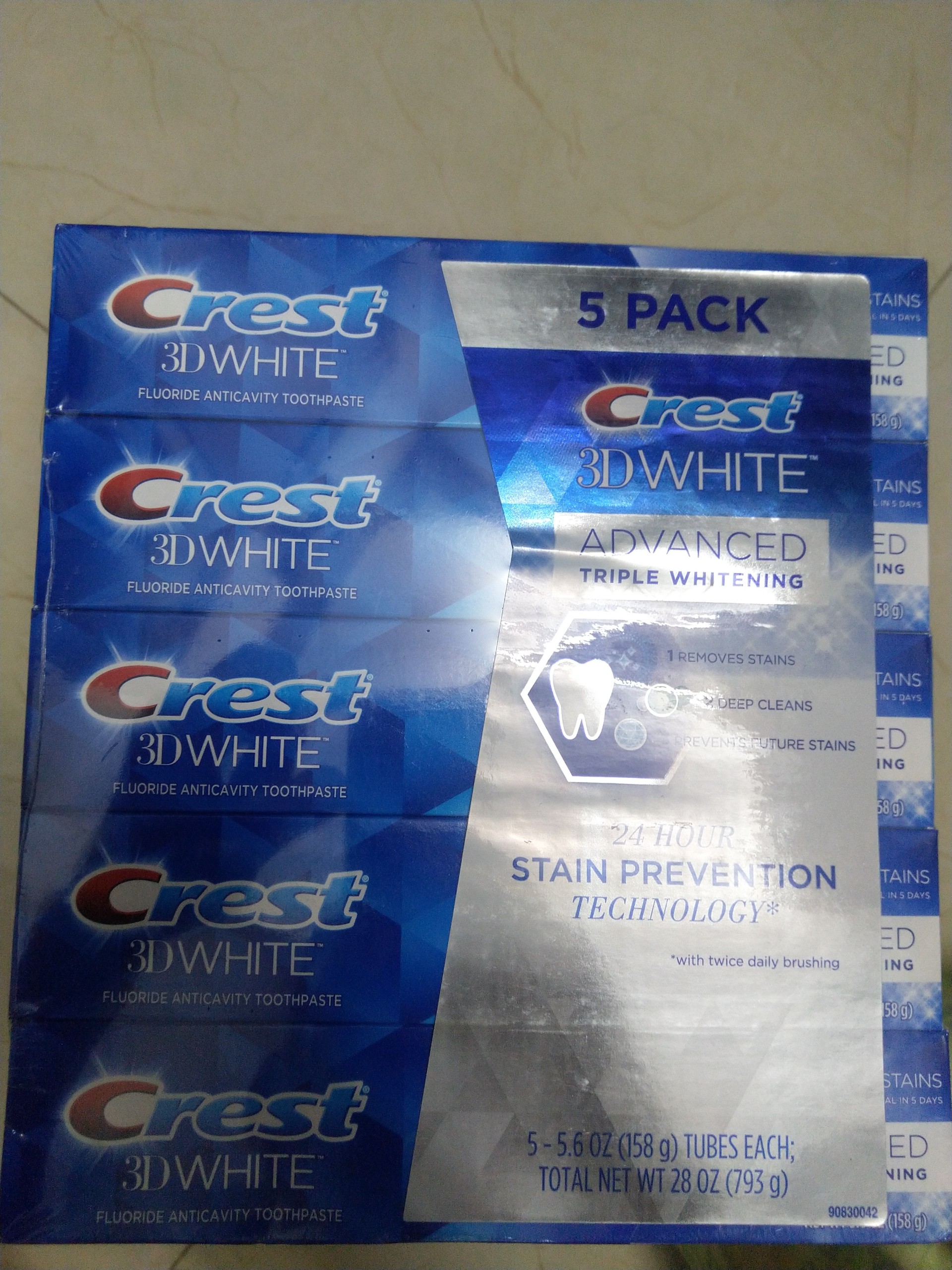 Kem đánh răng Crest 3D White  Advanced Triple Whitening (Hàng xách tay Mỹ)