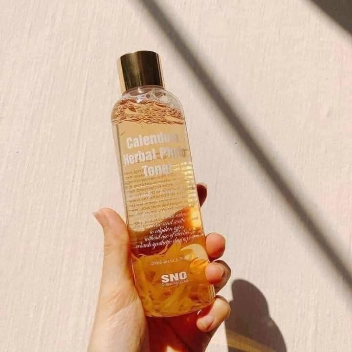 Nước Hoa Hồng Toner Hoa Cúc SNO 250ML