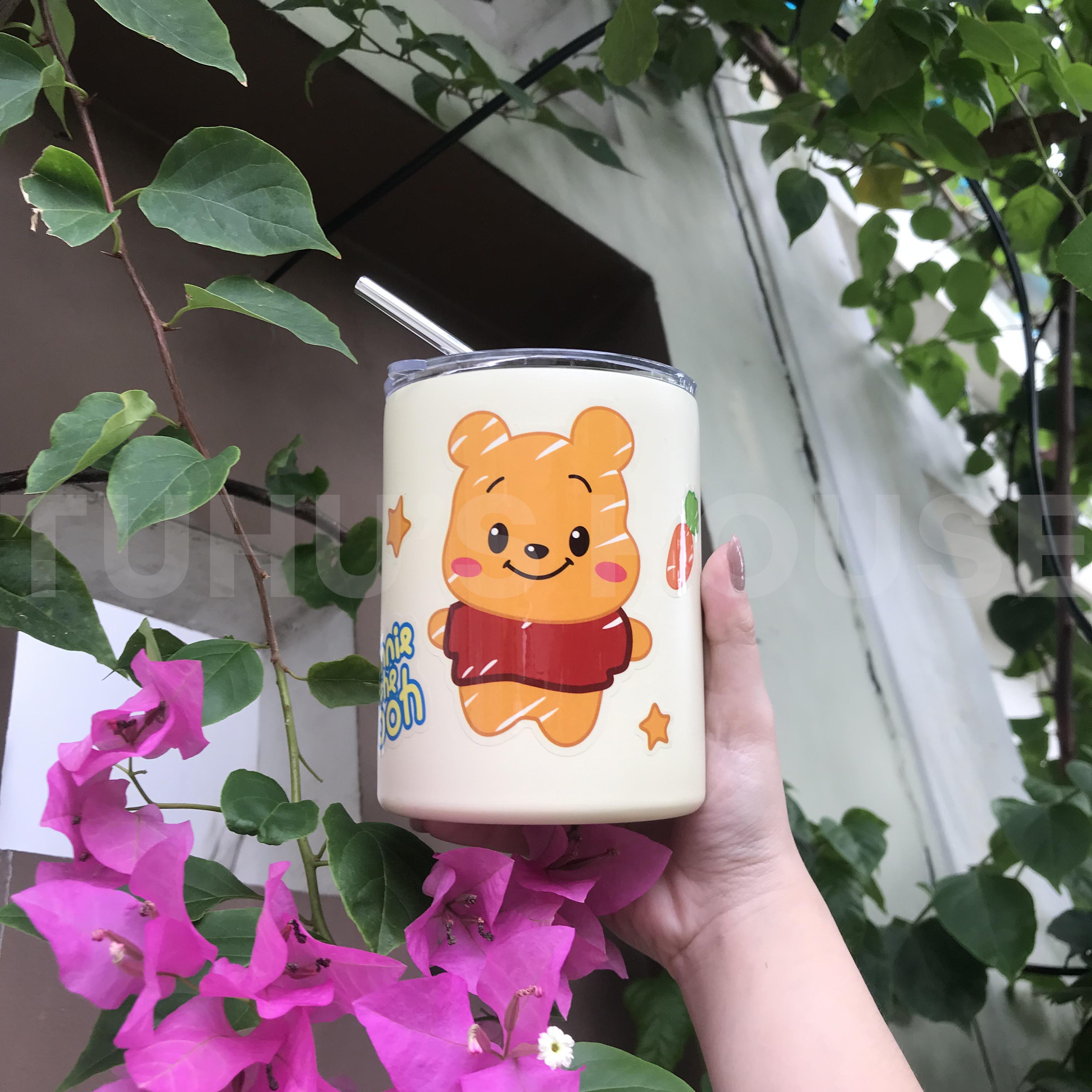 Ly giữ nhiệt gấu dâu Lotso inox 304 không gỉ, bình cốc nước giữ nhiệt kèm sticker ống hút tiện lợi – TUHUHOUSE