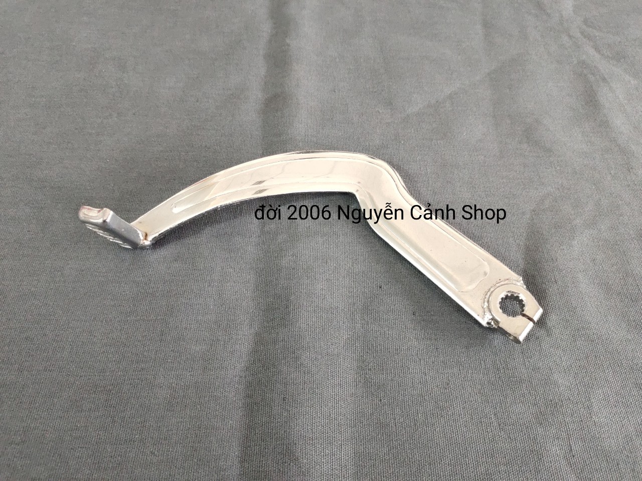 Chống nghiên sport chống đứng đạp thắng xe sport satria