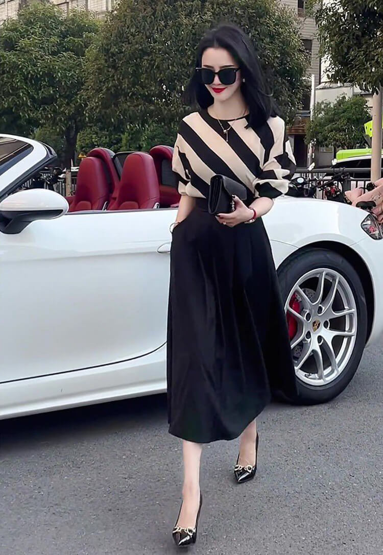 Bộ áo sọc xéo chân váy xòe