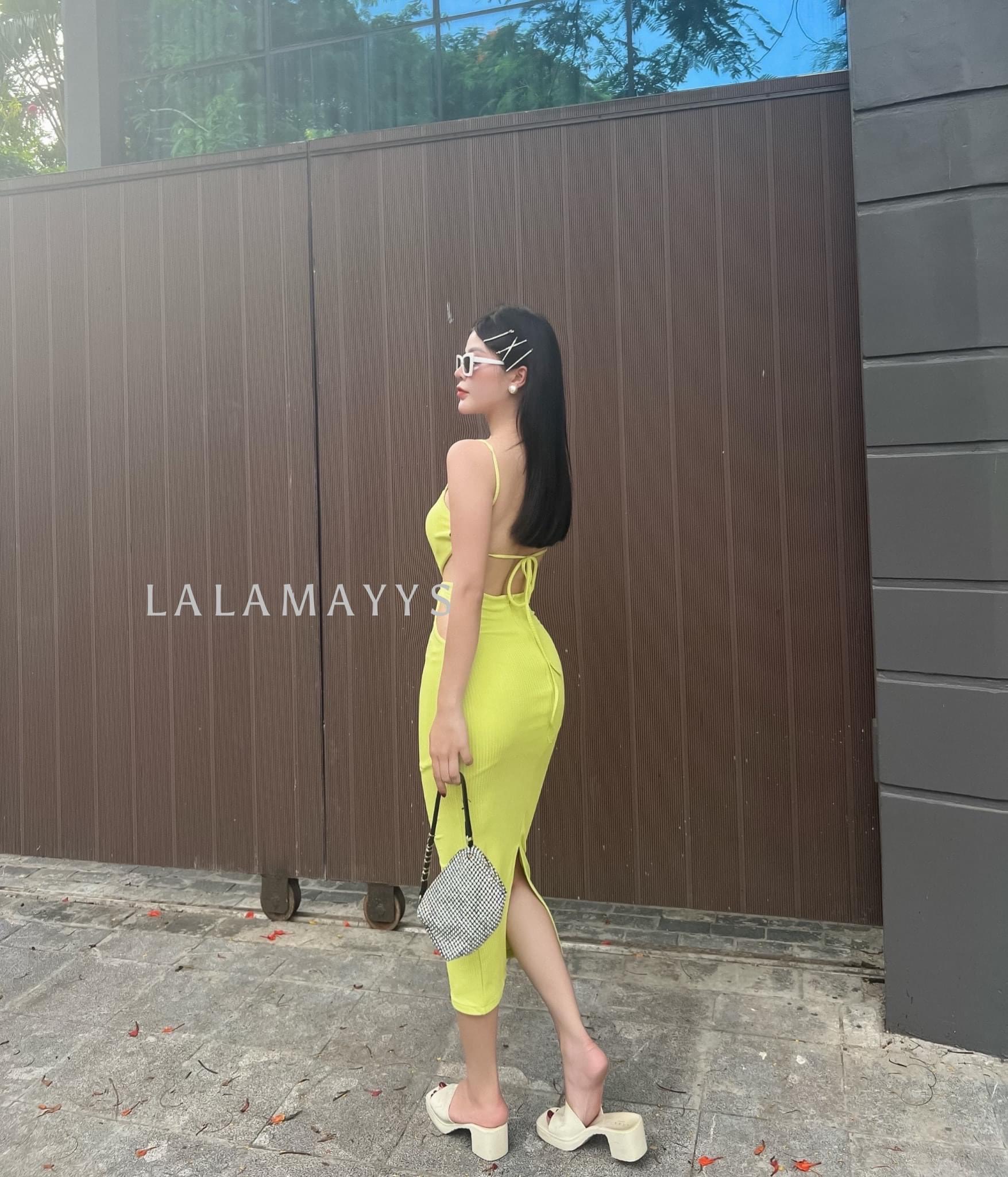 đầm gân hai dây có mút ngực
