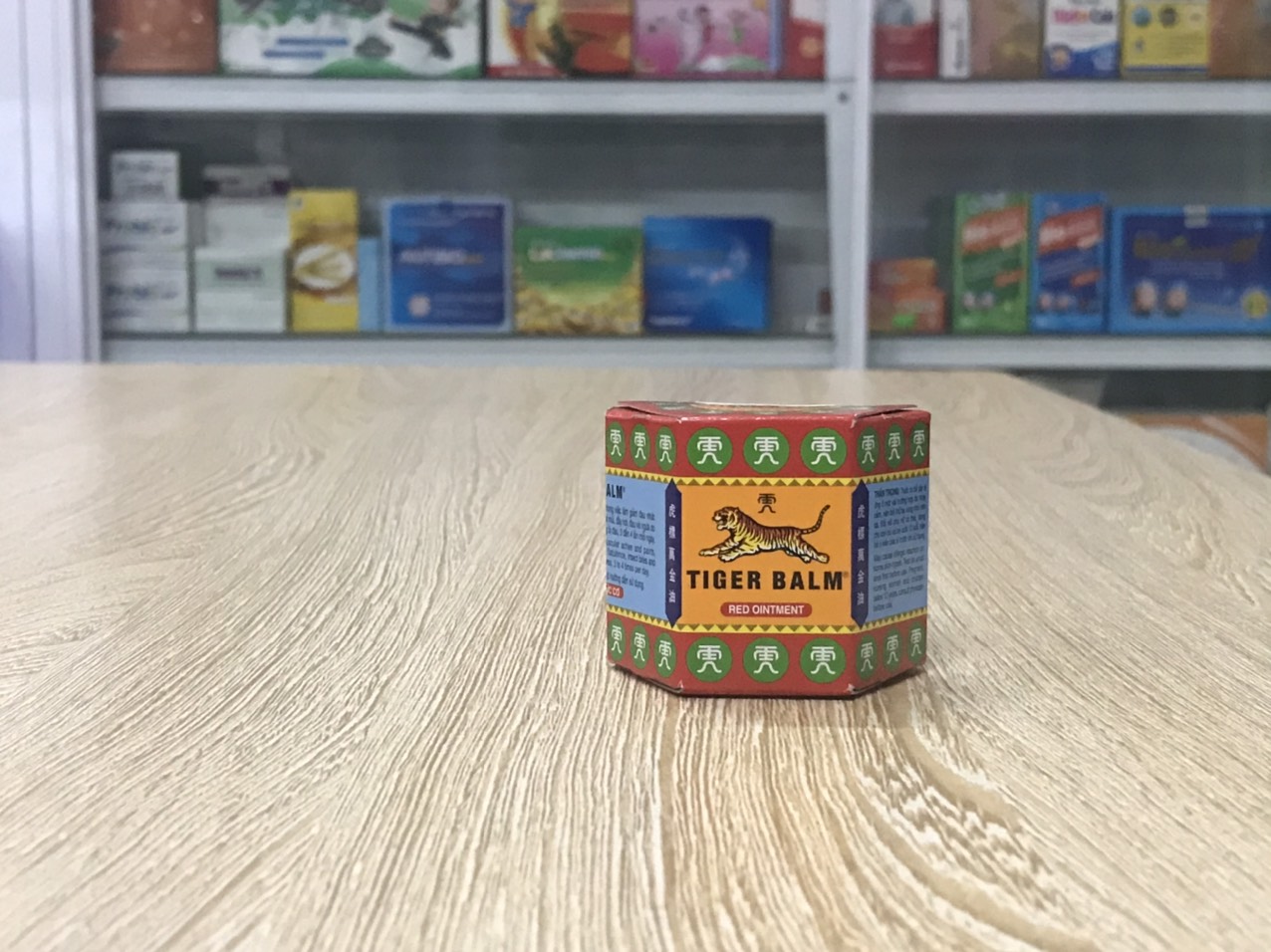 Dầu Con Cọp Tiger Balm Red 19.4g