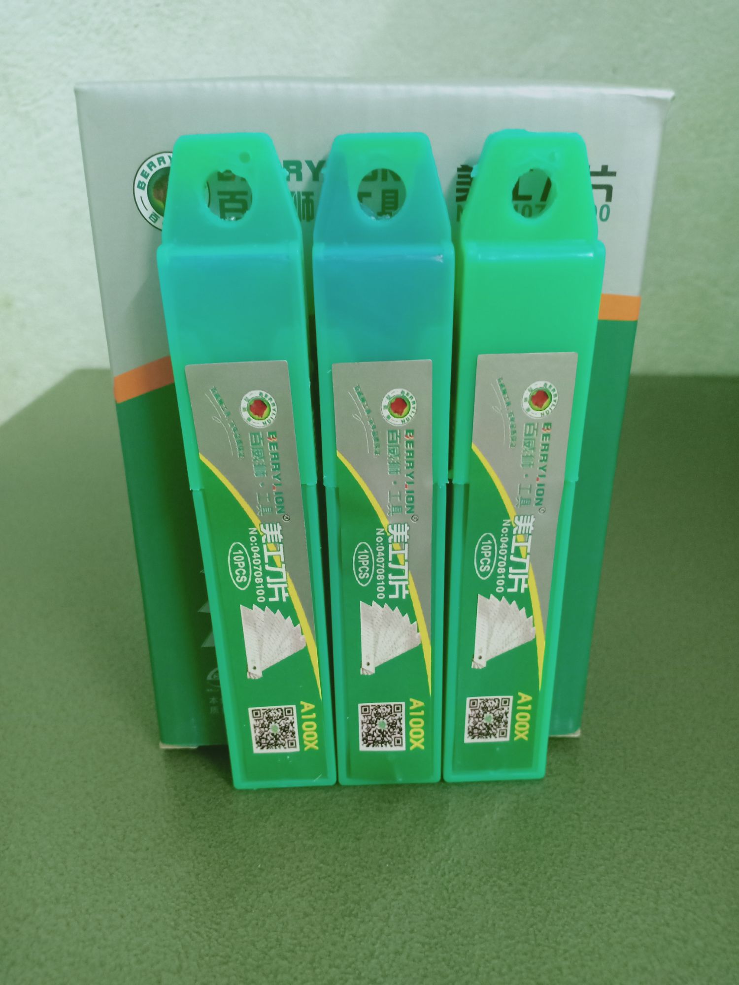 Sỉ hộp lưỡi dao rọc giấy Berrylion (200 lưỡi)