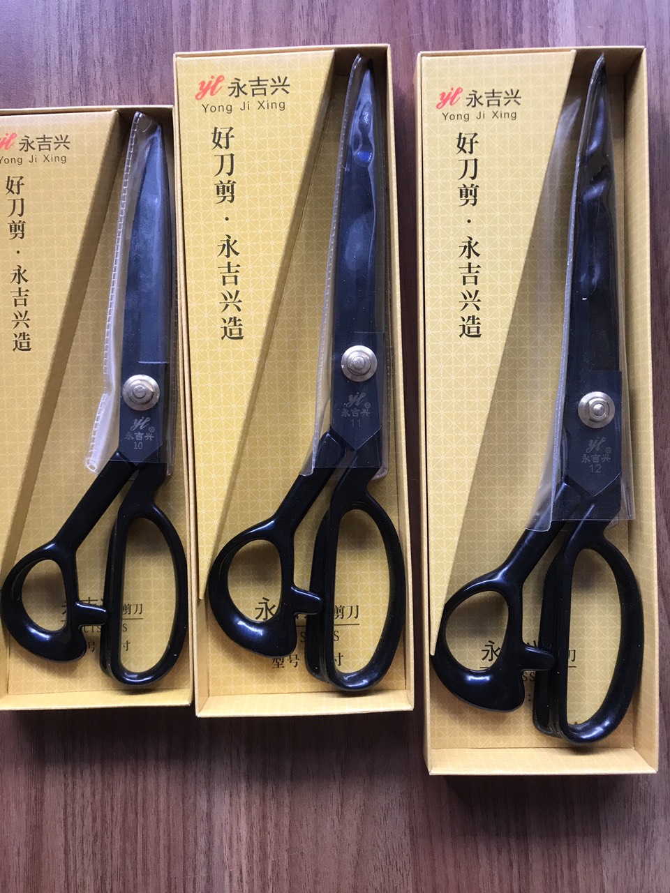 Kéo cắt vải chuyên nghiệp ngọt và nhẹ , kéo cắt hộp vàng có 4 size 9 , 10 ,11, 12 kéo cắt vải lưỡi cắt đen hộp vàng ak, kéo cắt vải chuyên nghiệp