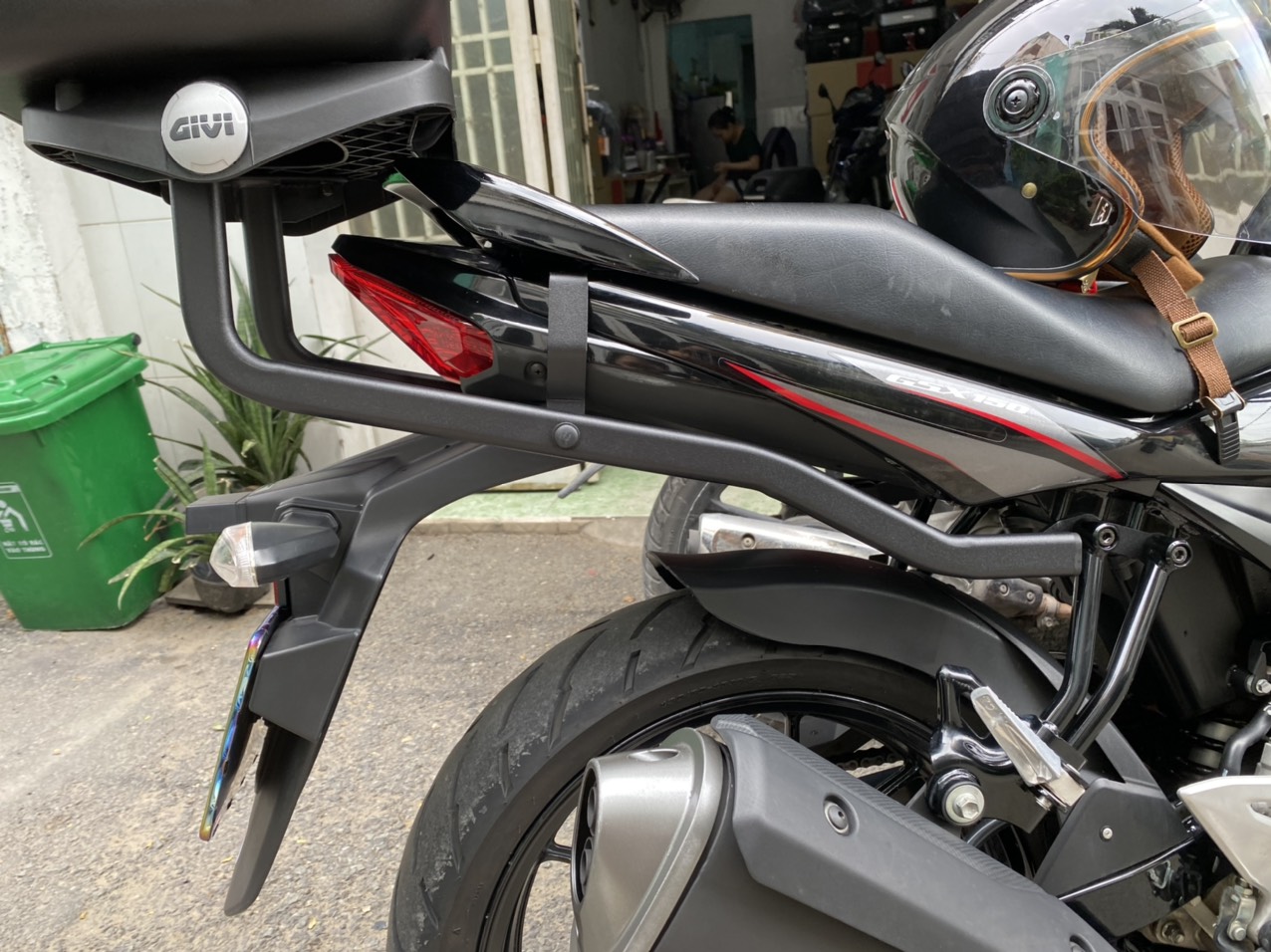 Baga HRV GSX Bandit 150, HRV Bandit 150 kèm đế đệm M5M, hàng Givi chính hãng, mới 100%