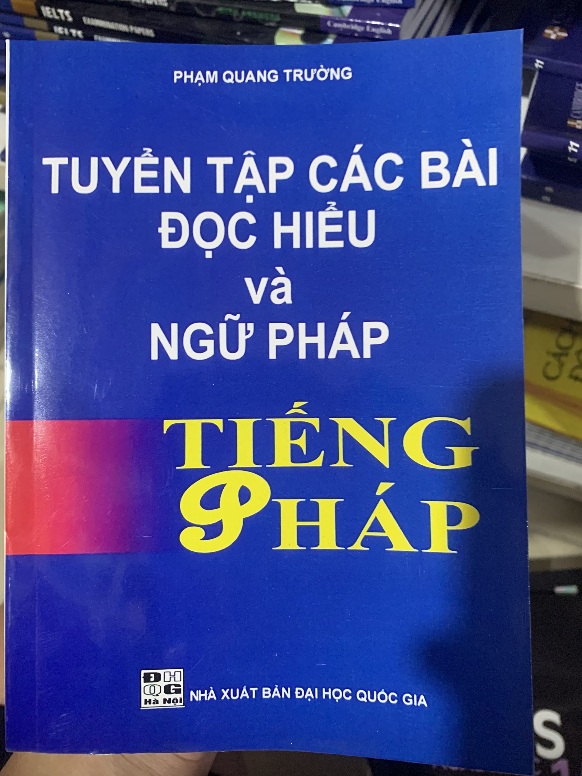 Sách tuyển tập các bài đọc hiểu và ngữ pháp tiếng pháp