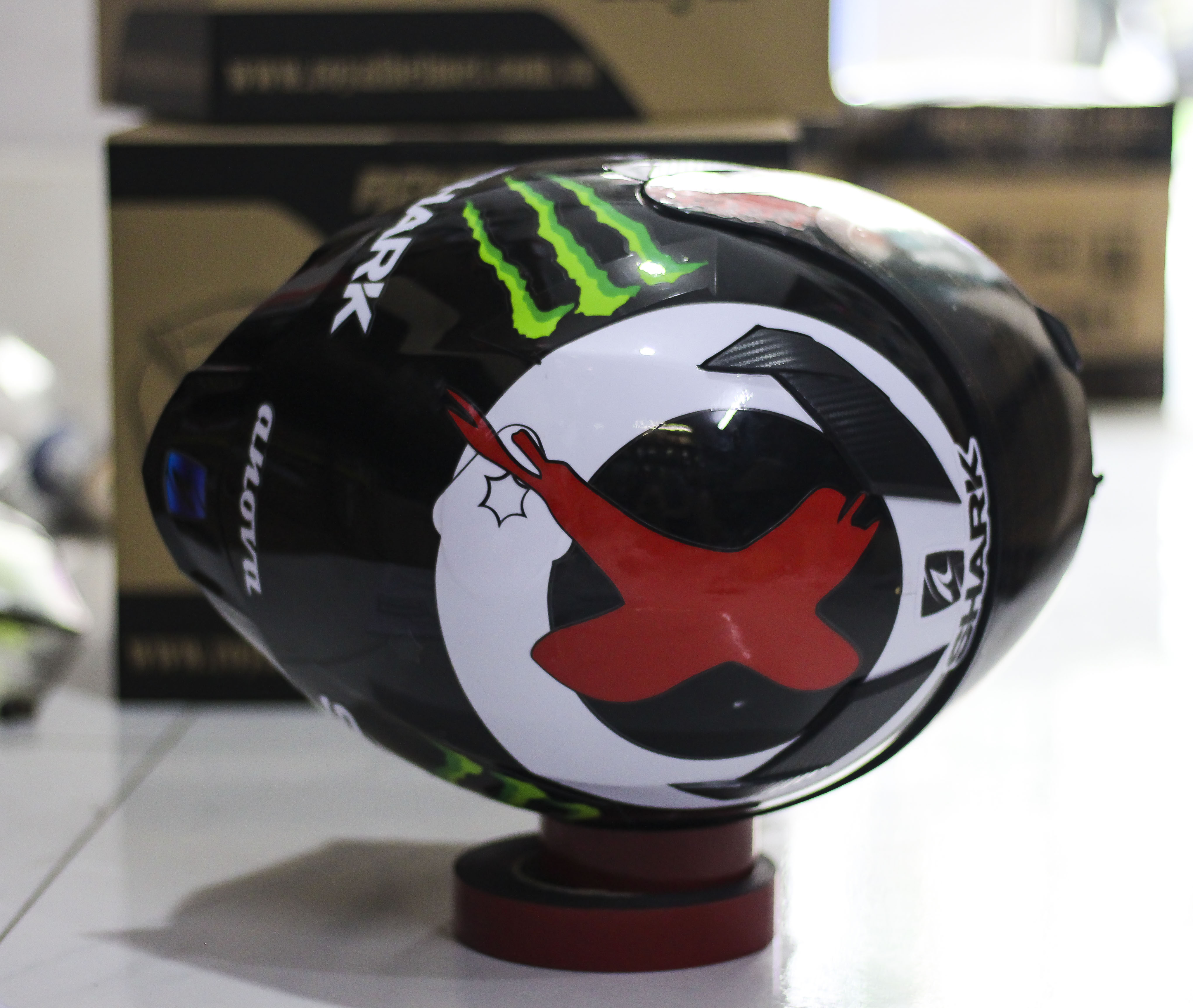 TEM DECAL SHARK V2 DÁN MŨ BẢO HIỂM FULLFACE