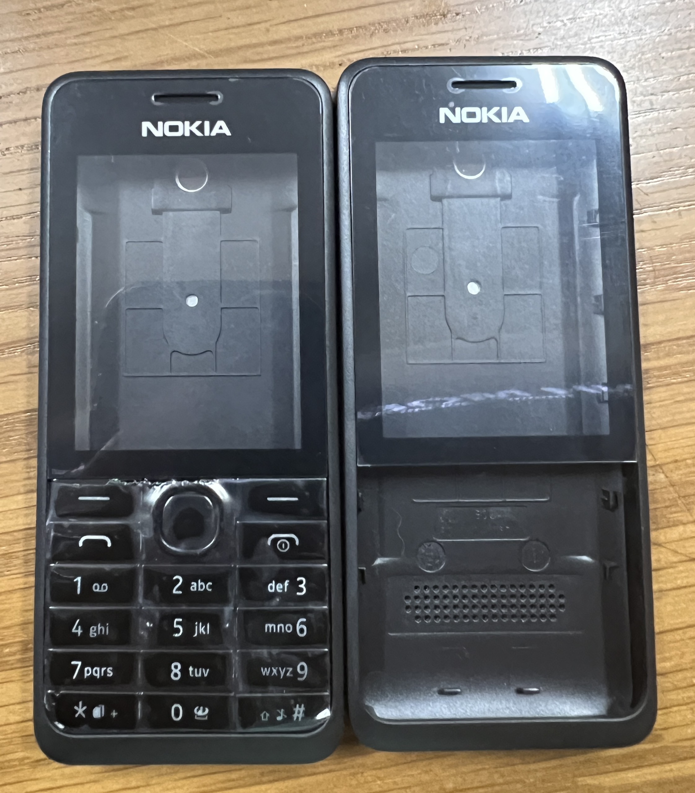 Vỏ điện thoại Nokia 301 có phím