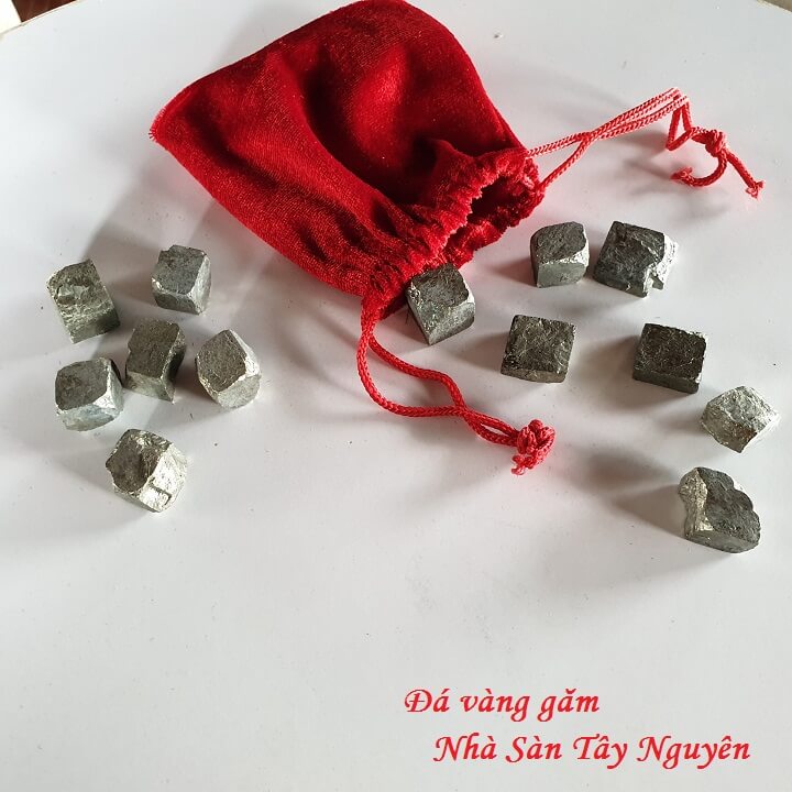Đá Vàng Găm Bỏ Túi. LZ