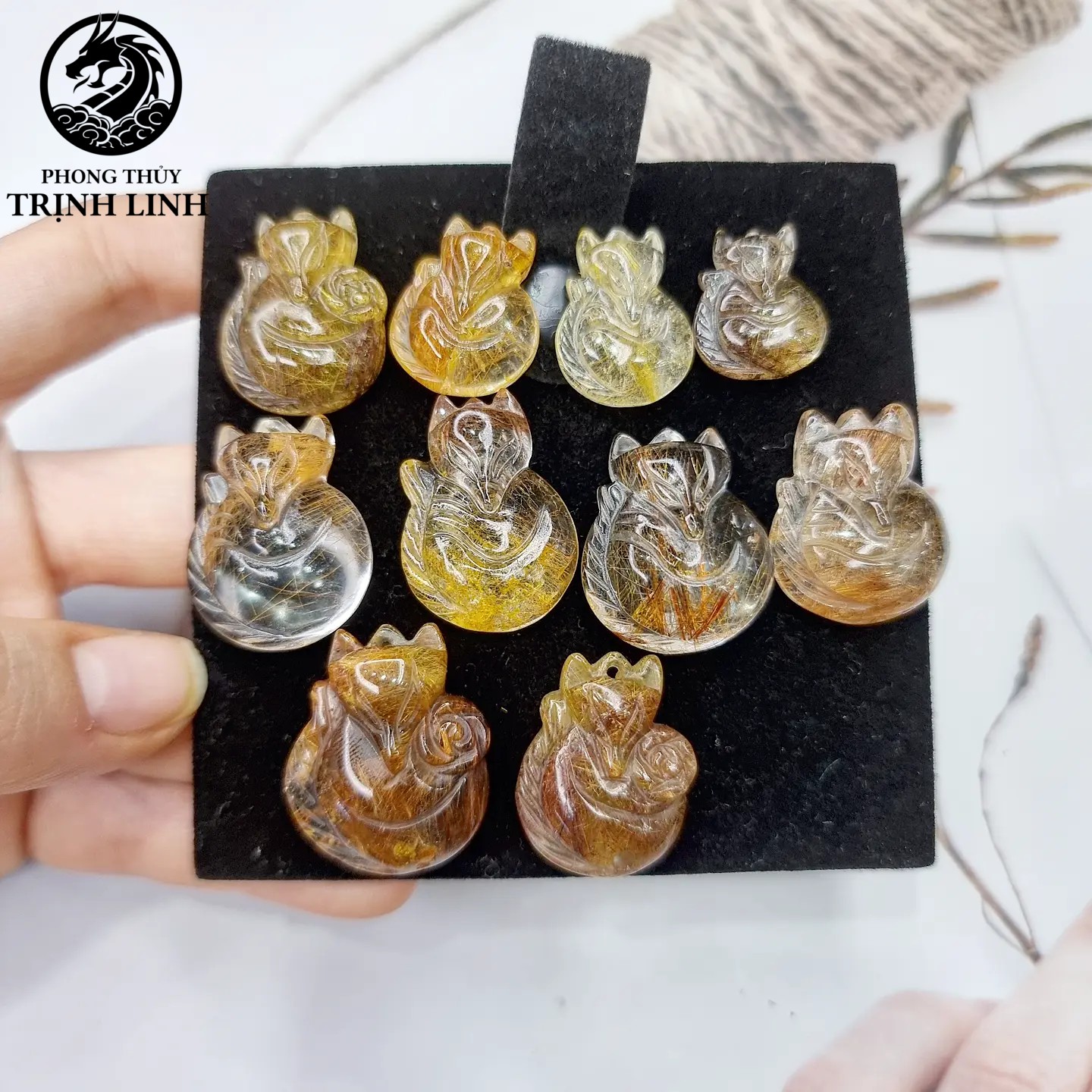 VÒNG CỔ CỬU VỸ HỒ LY THẠCH ANH TÓC VÀNG NÂU