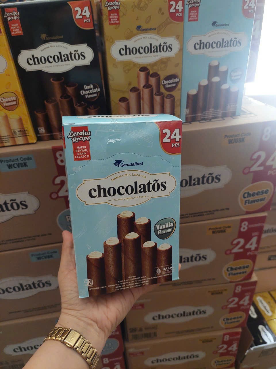 Bánh Cuộn Xốp Chocolatos Nhân Vani 288g