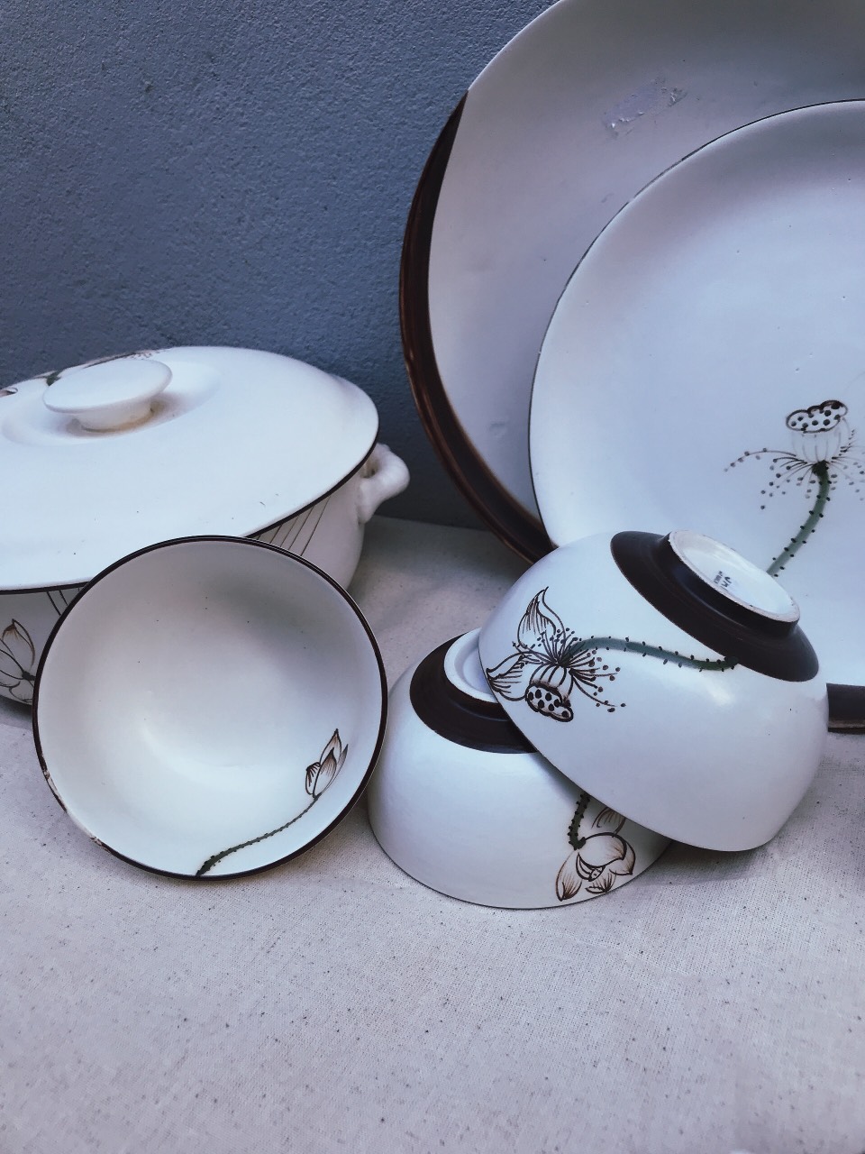 Bộ Bát Đĩa Gốm Đủ Bộ Cho Nhà Bếp Xinh Xắn, Hàng Thủ Công Gốm Bát Tràng Cao Cấp Vẽ Tay 100 % Bát Tràng Xuất Khẩu Quà Tặng Nhà Mới