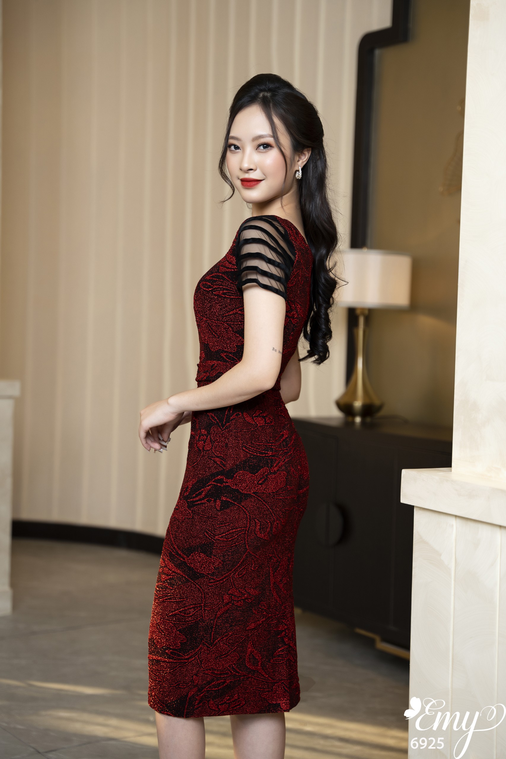 Đầm EMY EM6925 Body Kim Tuyến