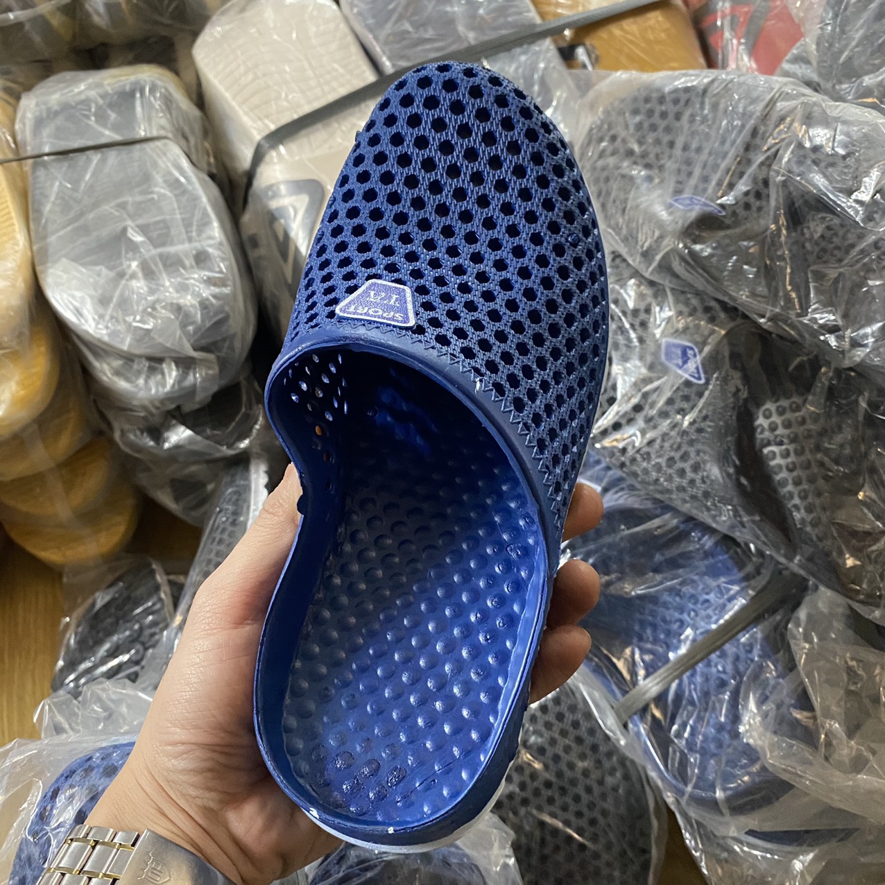 Dép nhựa , sục nhựa lỗ dẻo cho cả nam và nữ bít mũi đi mưa bảo hộ lao động Full Size 36-43