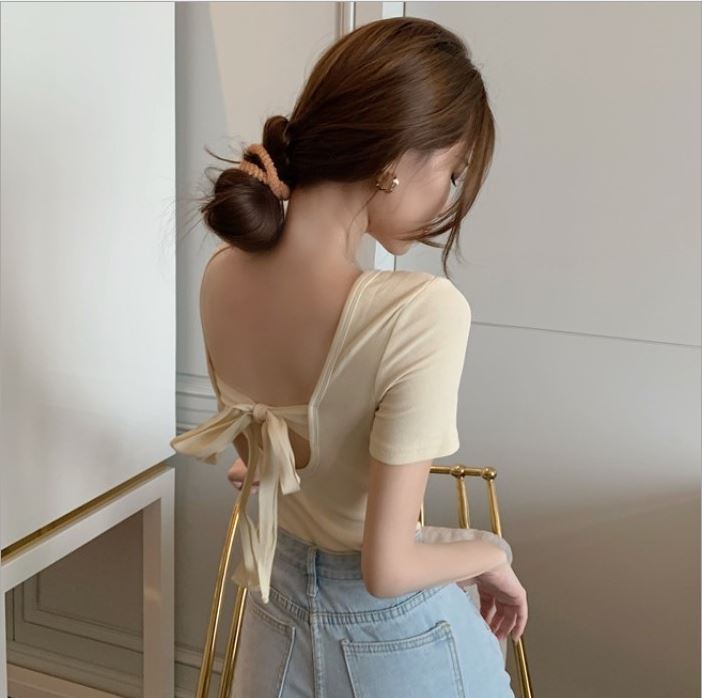 Áo cổ vuông thắt nơ sau lưng