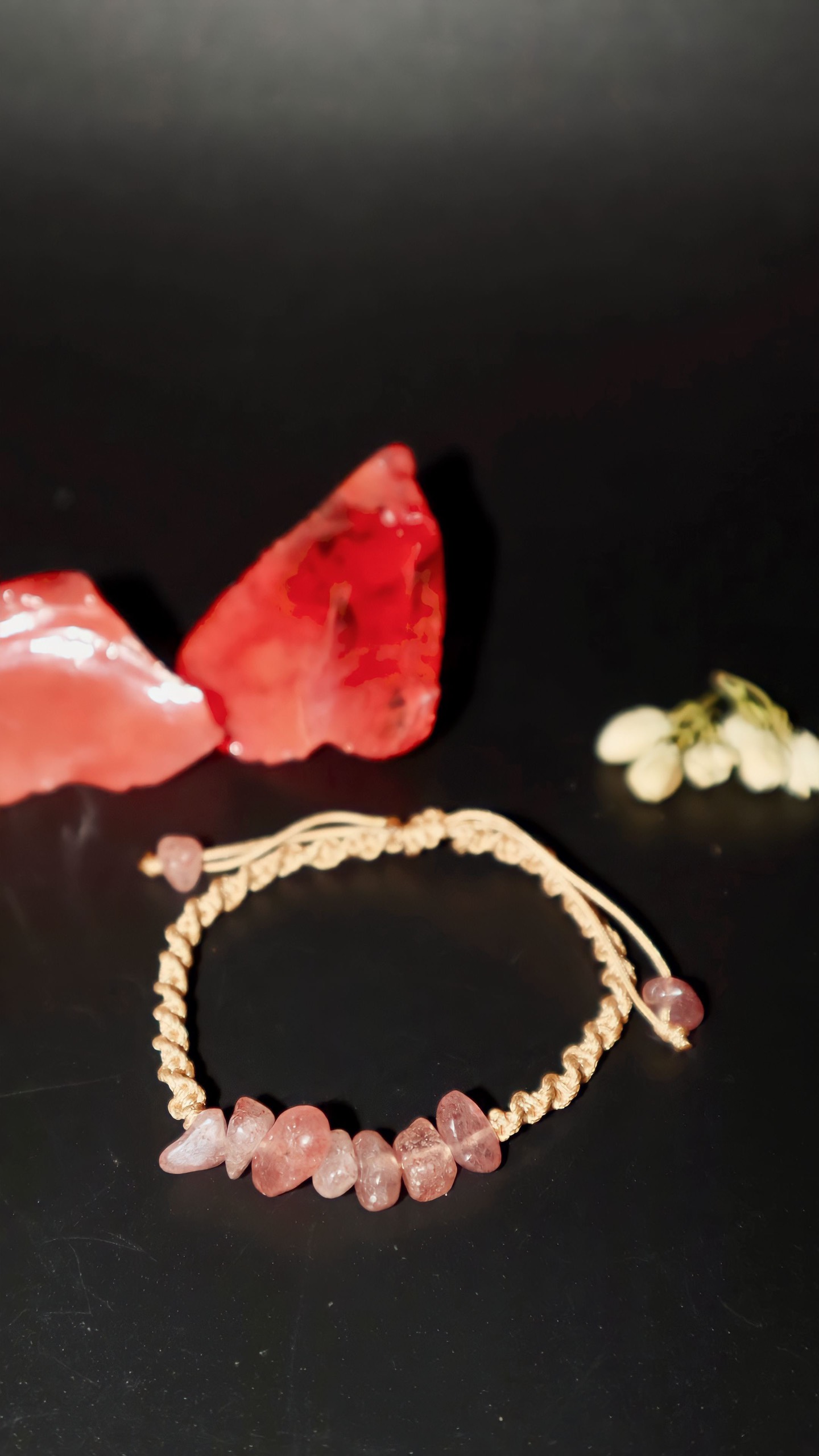 Vòng Tay Đá Strawberry Quartz ( Năng Lượng Tích Cực & Cân Bằng )