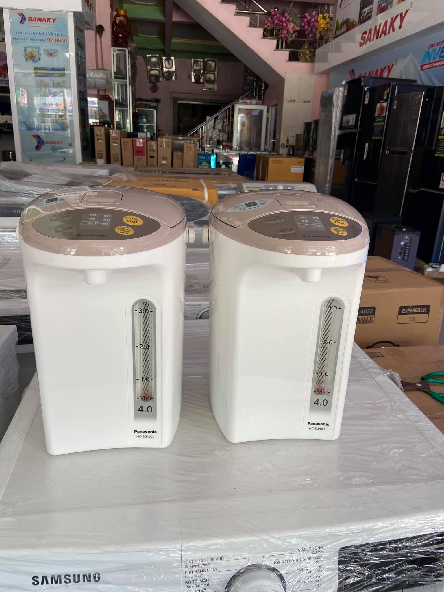 Bình thủy điện Panasonic NC-EG4000CSY 4 lít (Trắng)