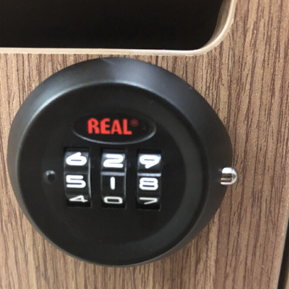 REAL RL9047