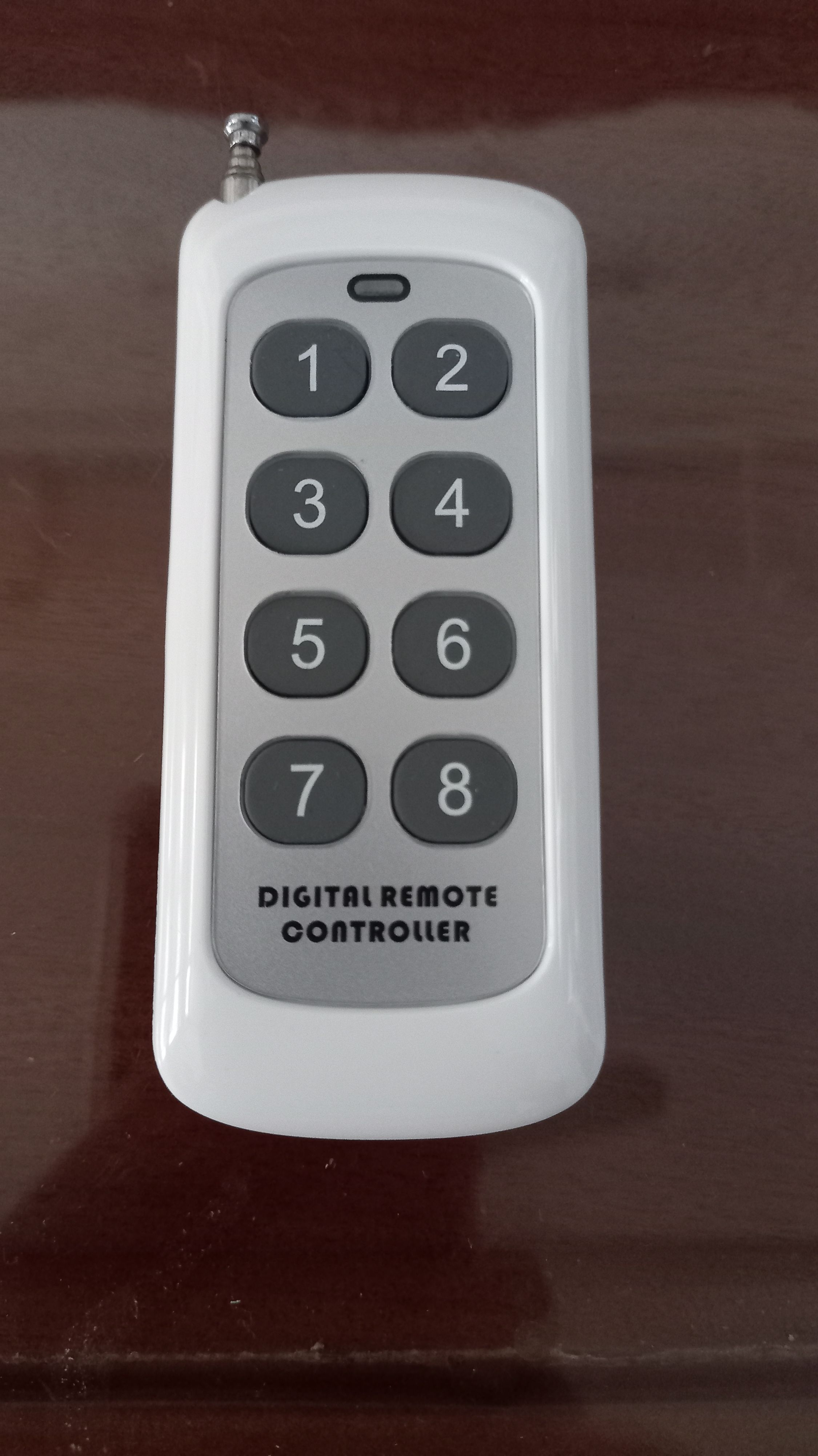 1 REMOTE ĐIỀU KHIỂN TỪ XA 8 NÚT- TẦN SỐ 433MHZ (MÃ SP: RM008)
