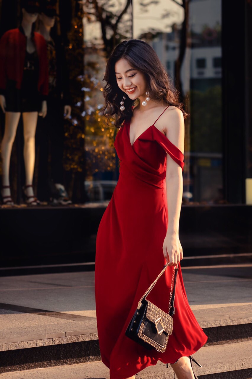 ĐẦM MAXI 2 DÂY XẺ TÀ SIÊU SANG - TÔN DÁNG CHO CHỊ EM