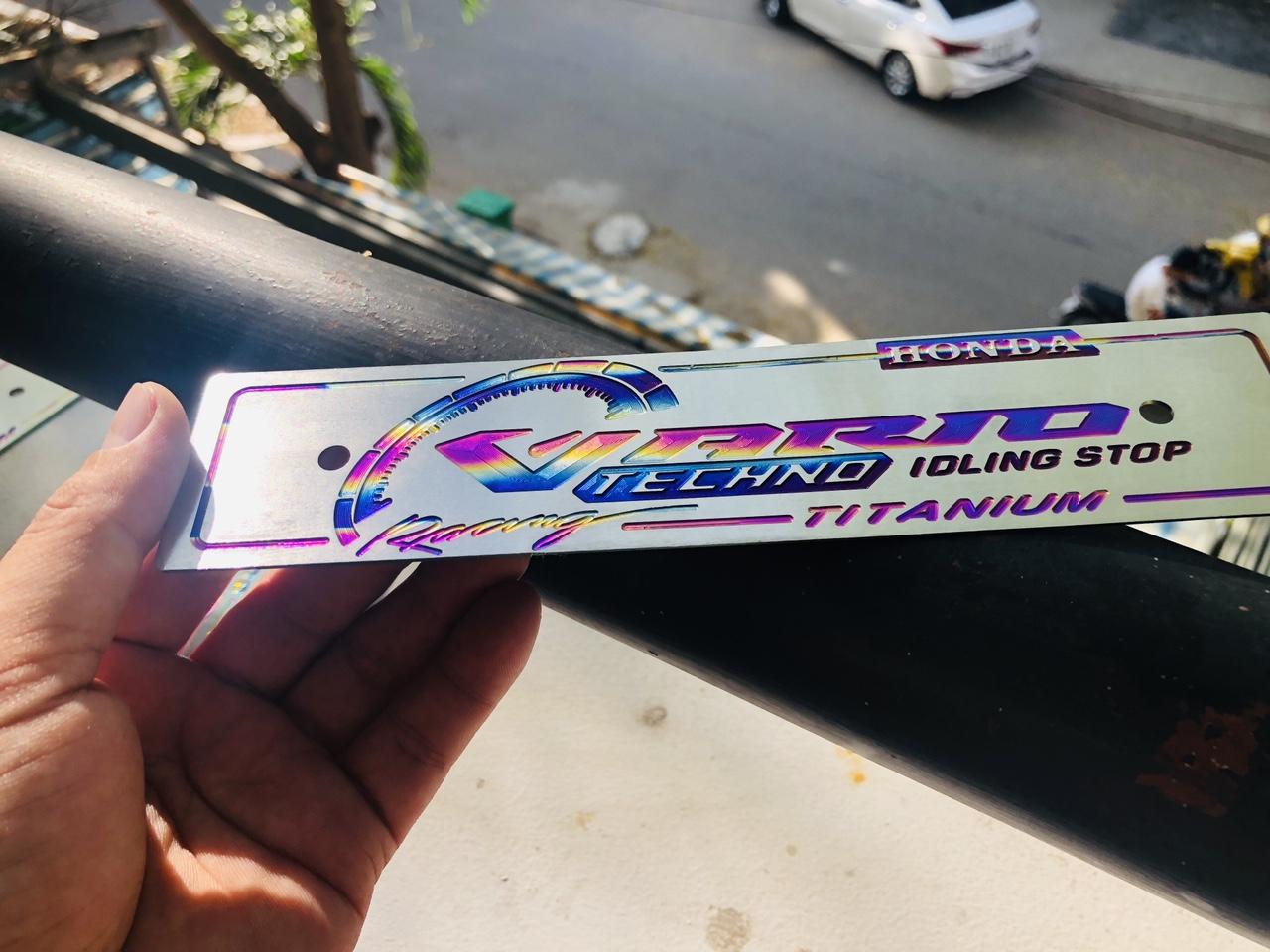 Bảng Tên TITAN xịn Khò dành cho Vario (không bay màu)