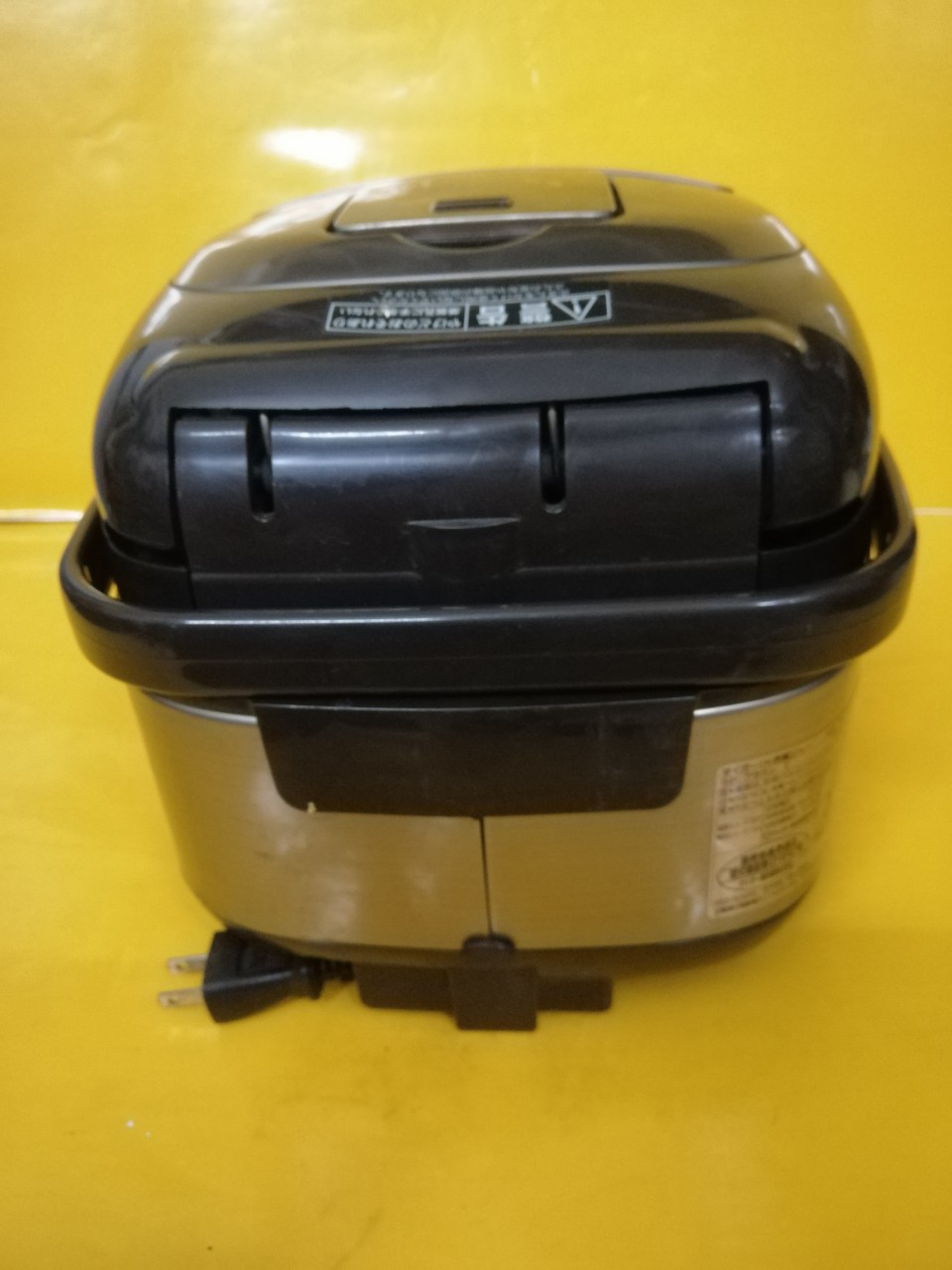 Nồi cơm nội địa Nhật cao tần (IH) Tiger JKK-A (1.0L) (11017X)