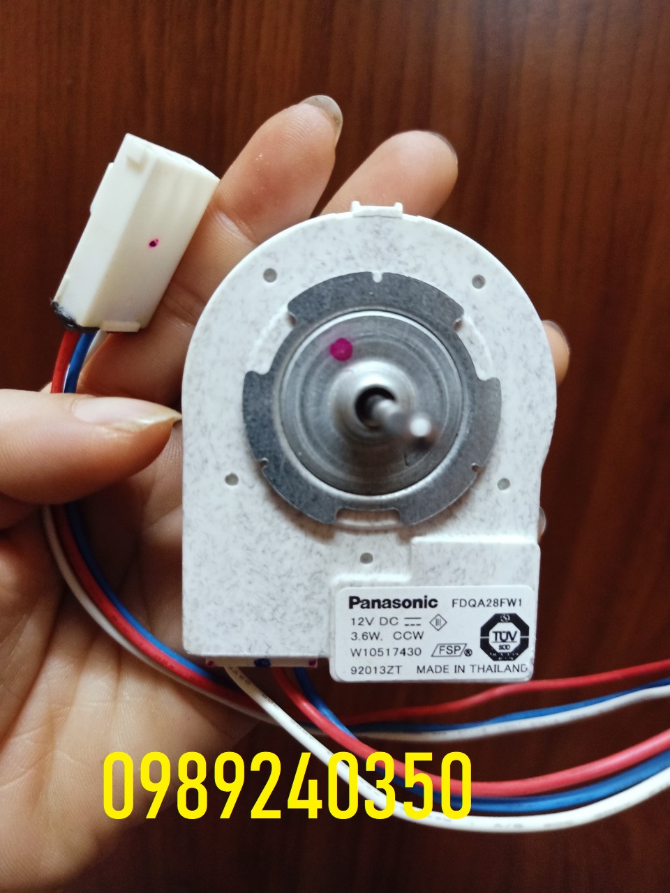 Motor quạt đúc sứ tủ lạnh Panasonic DC12V - 3,6W 3 dây