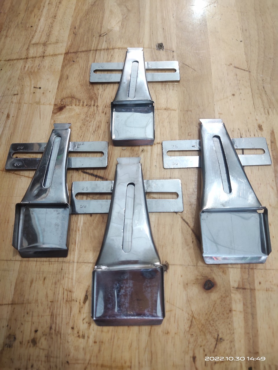 cữ ủi nẹp lưng nhiều sai số