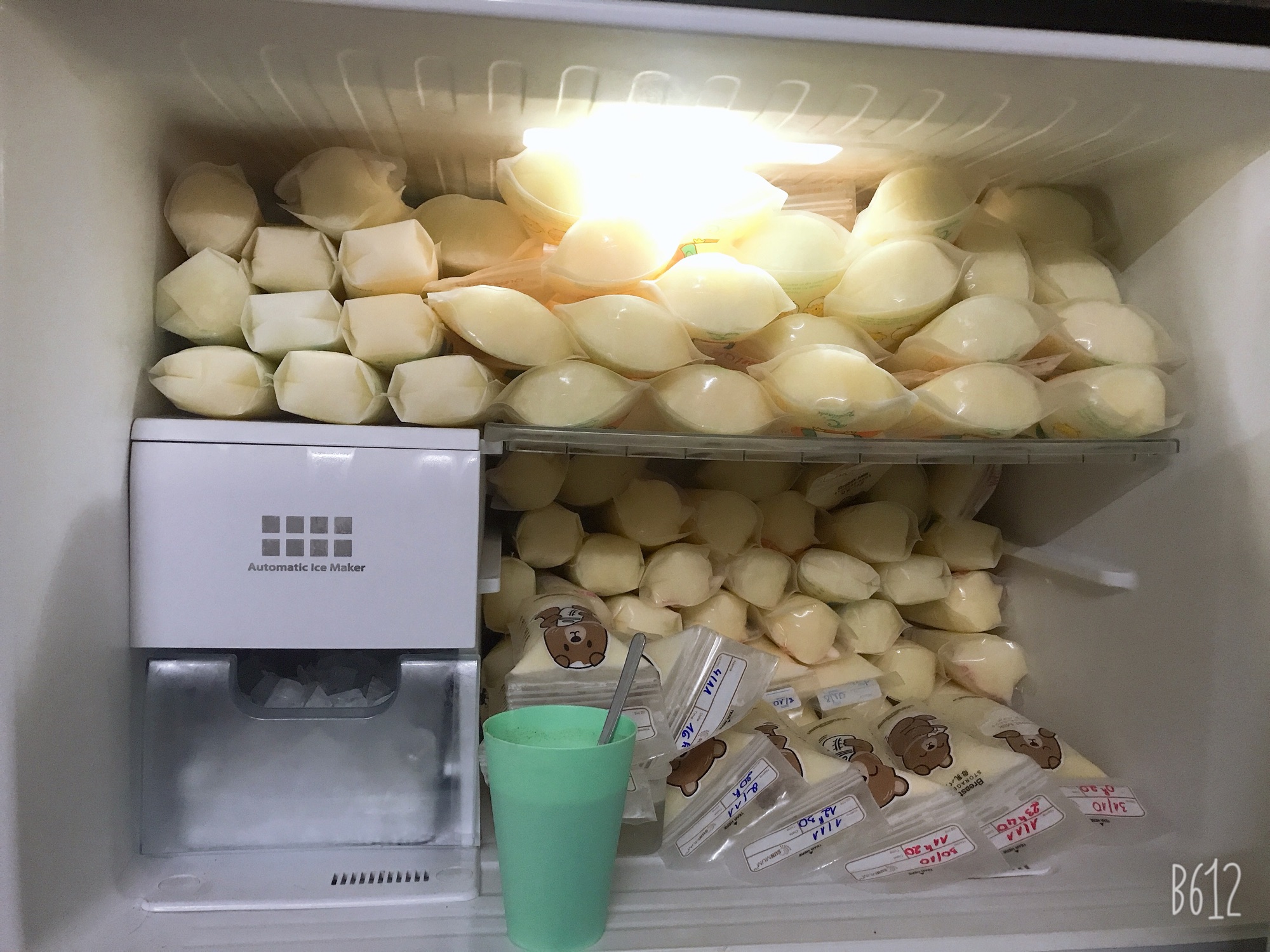 Cốc hứng sữa silicon mama choice