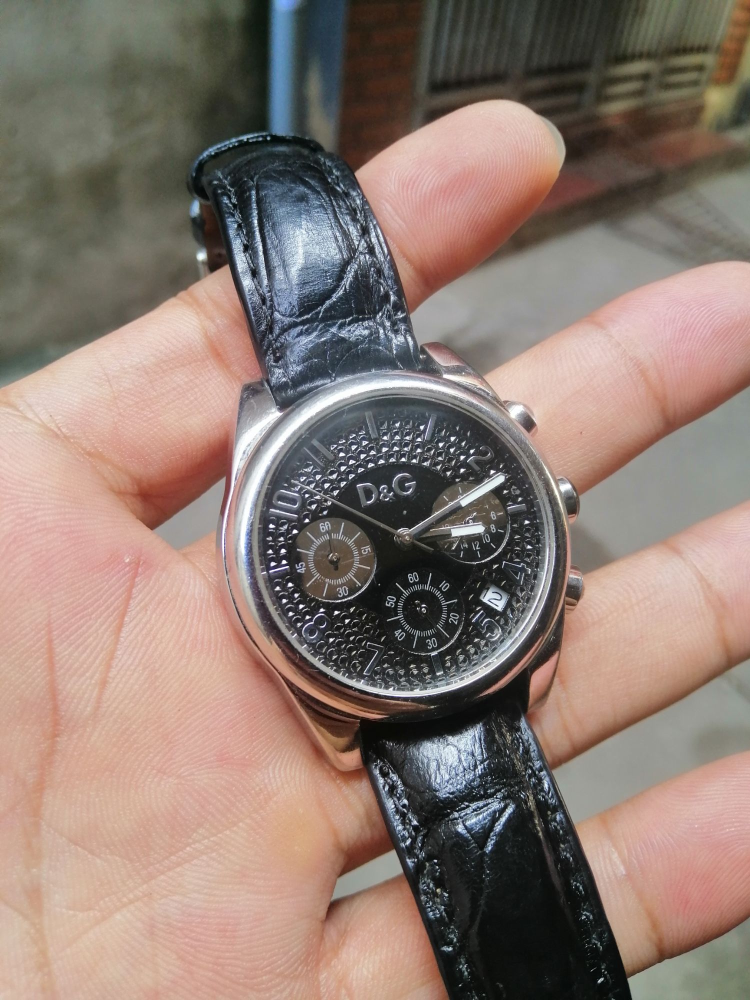 Đồng hồ nam hiệu D&G của Ý