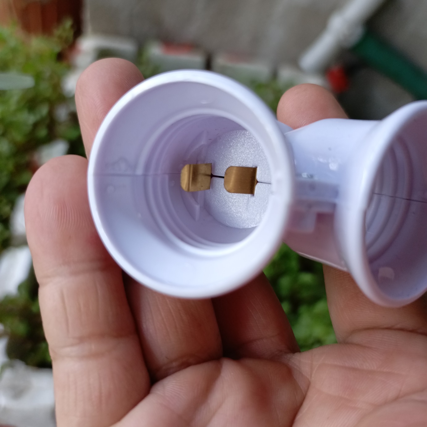 Đui Đèn Tròn E27 Chia 1 Ra 2