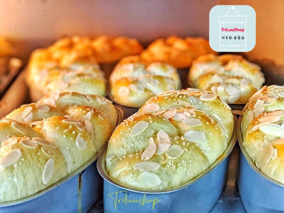 Khuôn Oval Bánh Mì Hoa Cúc D08