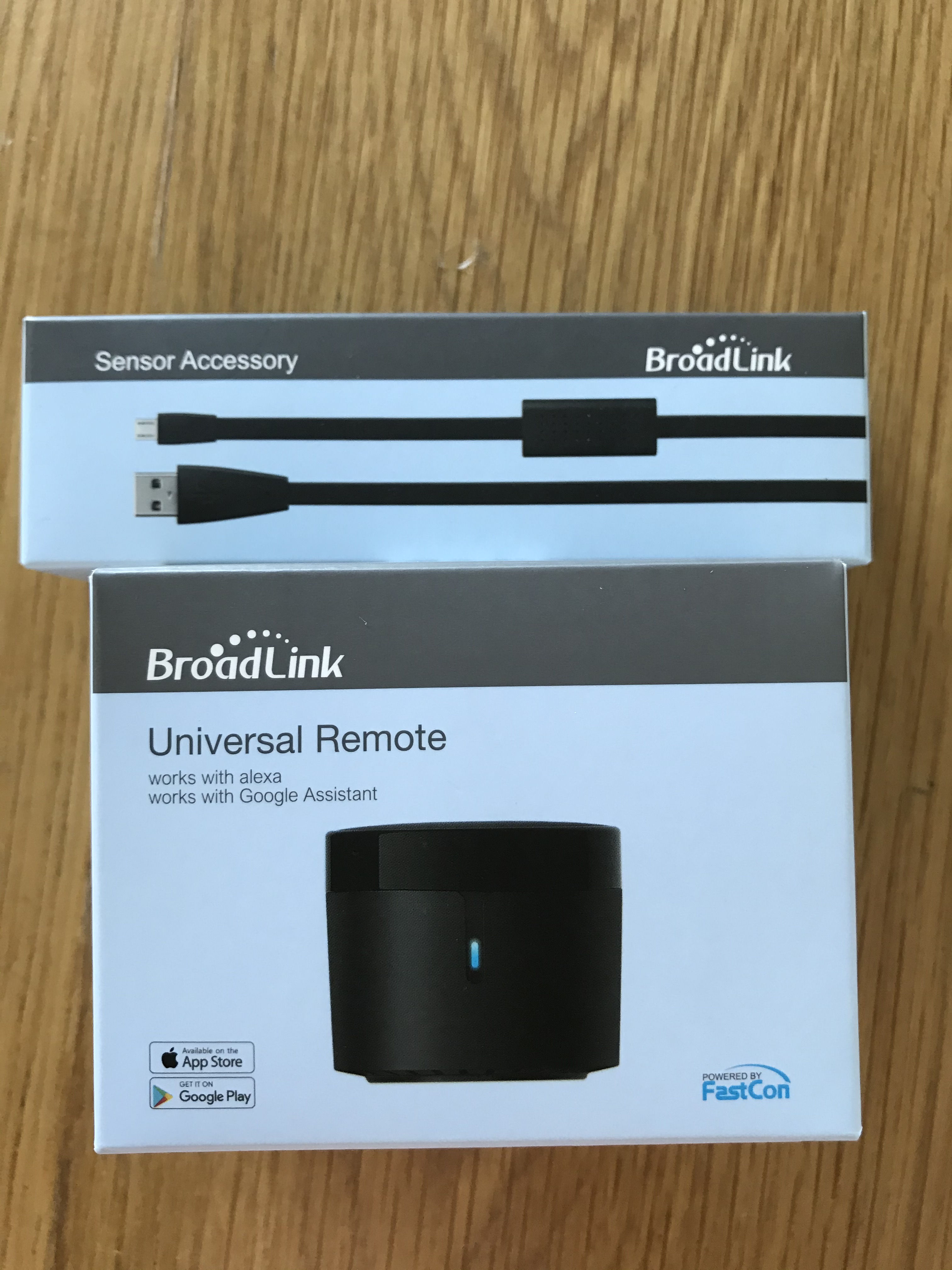 Điều khiển hồng ngoại BroadLink RM4 mini