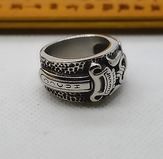 Nhẫn Chrome Heart cây kiếm